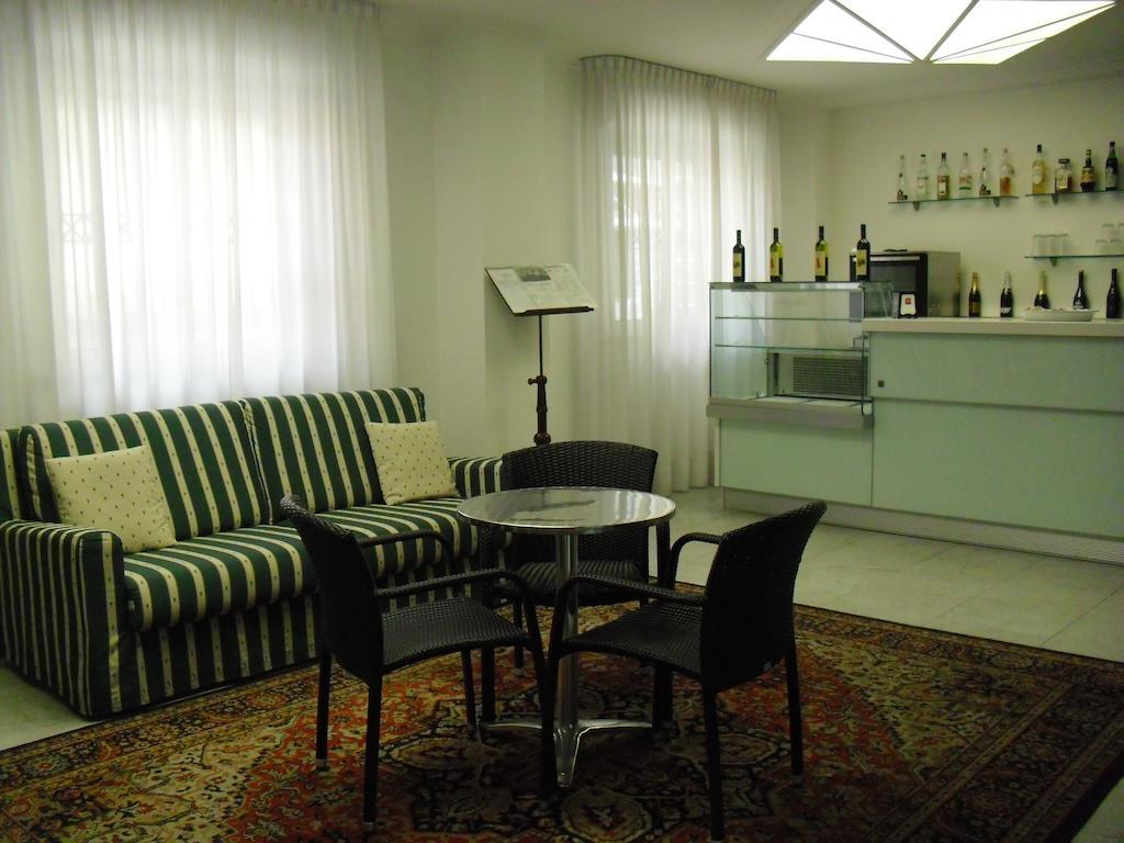 Residence Hotel Club House กัตตอลิกา ภายนอก รูปภาพ